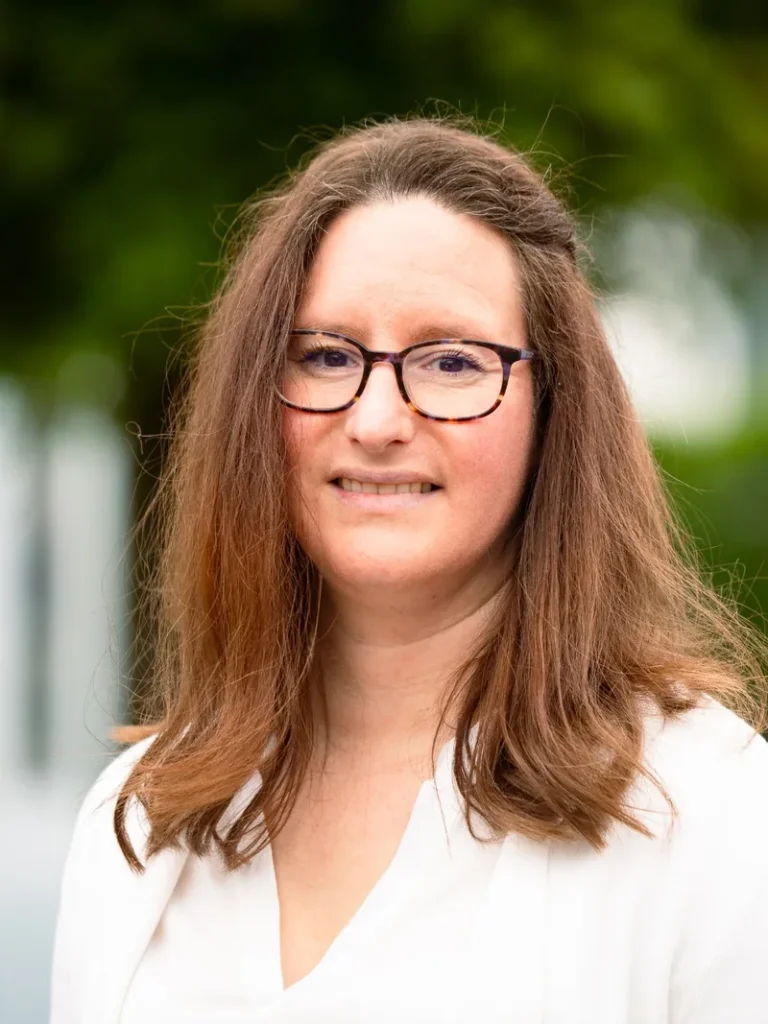 Daniela Reinert, Zentrale